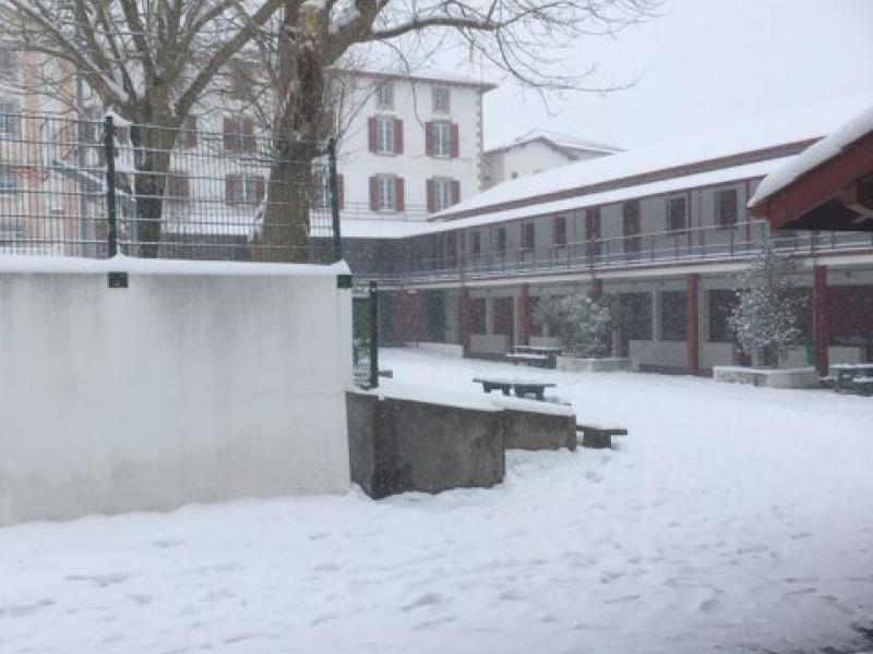 Neige au lycée